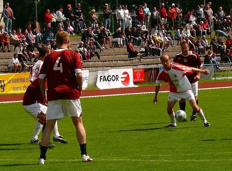 Derby internacionálů Sparty a Slavie Praha se v rámci Žlutomodrého dne Berry zúčastnili i někteří hráči AFK Chrudim.