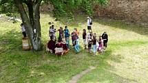 Na žumbereckém hradě a podhradí se v sobotu konal už tradiční Pohádkový les. Tentokrát s rekordní účastí dětí a rodičů.