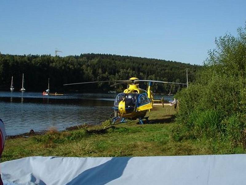 Ženu, která se topila v sečské přehradě, se záchranařům podařilo přivést zpět k životu.