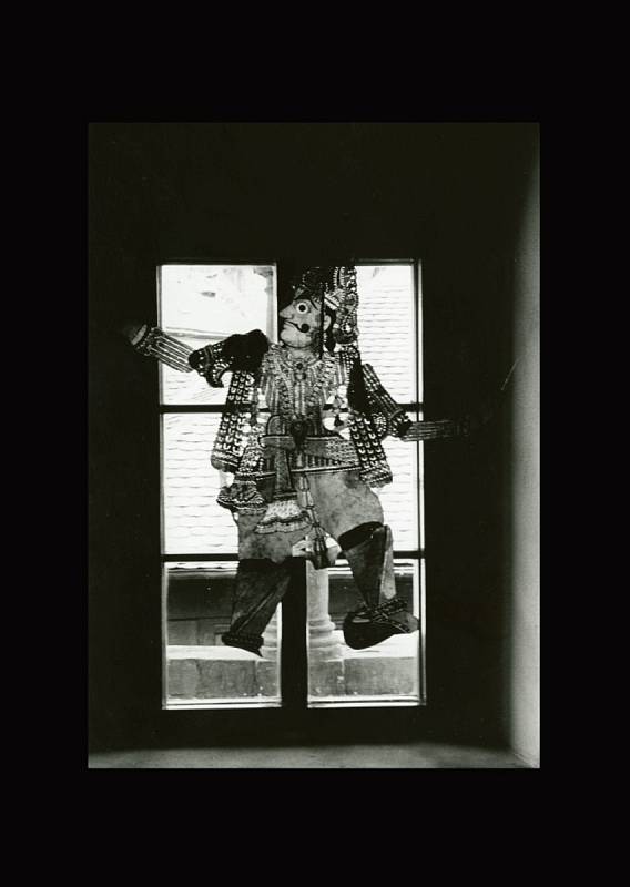 Stínová loutka v expozici Muzea loutkářských kultur, autor neznámý, Indie, 1972