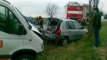 Na silnici mezi Holetínem a Hlinskem došlo v úterý 26. října ke srážce dodávky a osobního automobilu