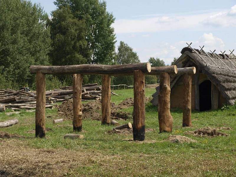 Práce na keltském skanzenu v Nasavrkách.