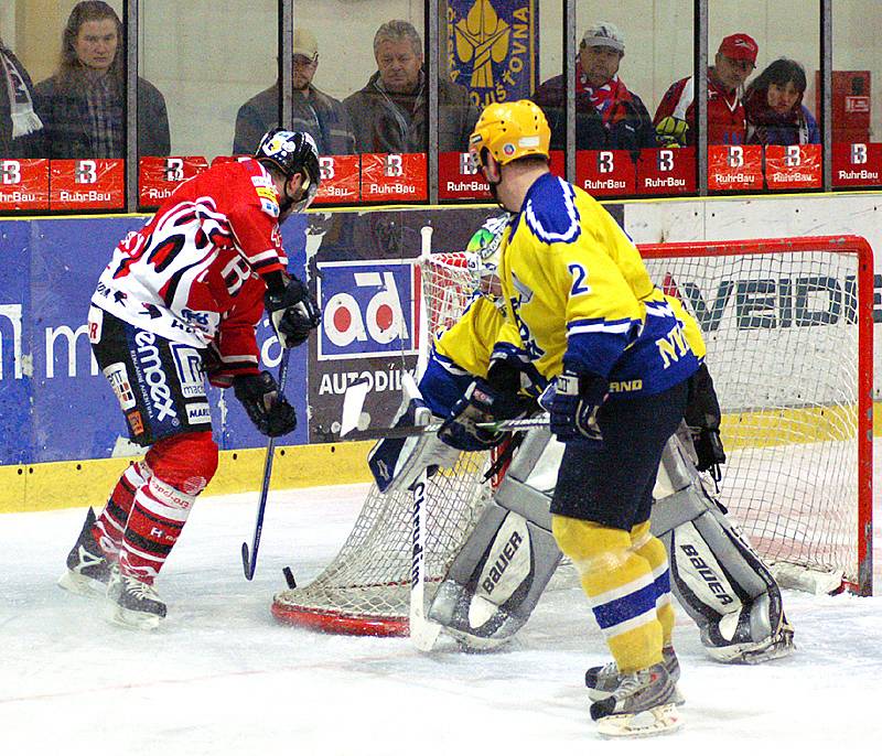 První semifinálové utkání play off II. hokejové ligy Chrudim - Nymburk.