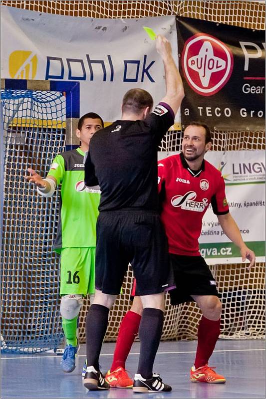 1. finále play-off CHANCE futsal ligy FK ERA-PACK Chrudim - FC Benago Zruč nad Sázaou