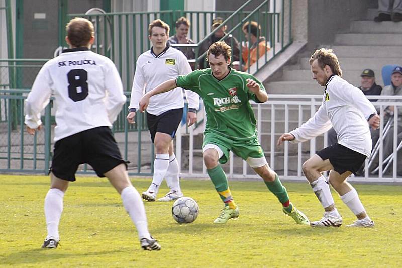 Hlinsko porazilo doma v Olšinkách Poličku 5:1.