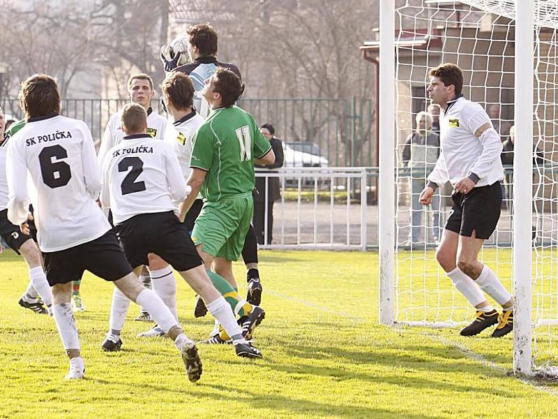 Hlinsko porazilo doma v Olšinkách Poličku 5:1.