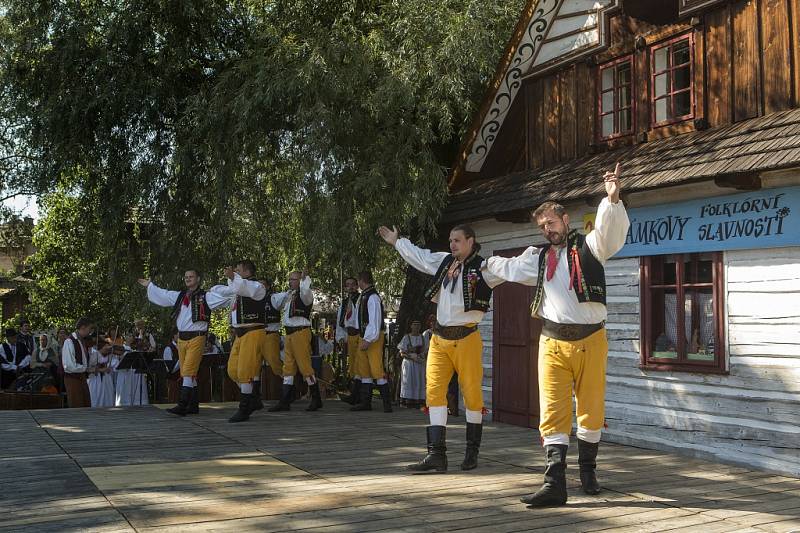 Adámkovy folklorní slavnosti.