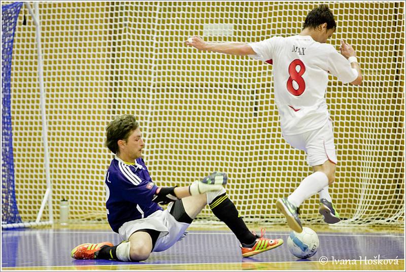 FK Era-Pack Chrudim porazil ve třetím semifinále 1. FC Nejzbach Vysoké Mýto 10:2 a zajistil si postup do finále 3:0 na zápasy. 