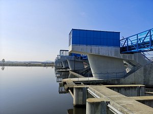 Vodní elektrárna ve Štětí.