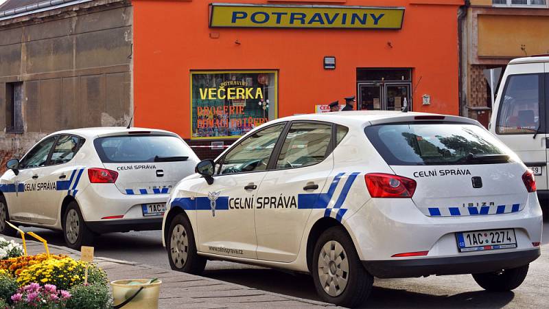 Policisté zavřeli dvě asijské prodejny