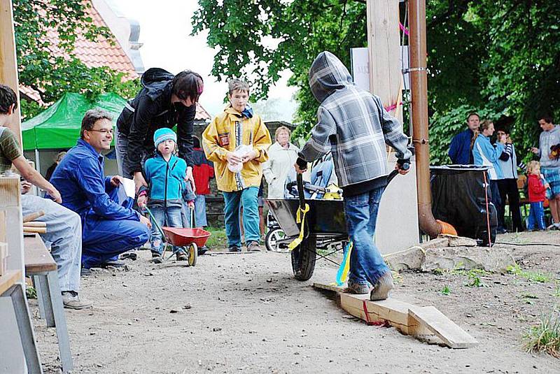 8. Košumberský dětský den na téma Řemesla se i přes nepřízeň počasí vydařil