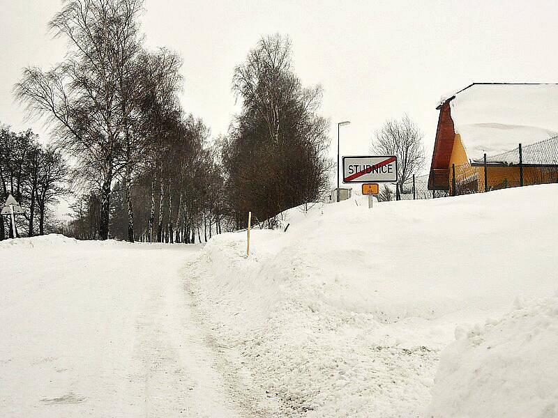 Stav silnic na Hlinecku. Studnice.