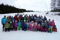 Každým rokem pořádá Mateřská škola Taušlova Letohrad společně s učiteli a studenty Letohradského soukromého gymnázia (LSG) lyžařský kurz v Dlouhoňovicích.