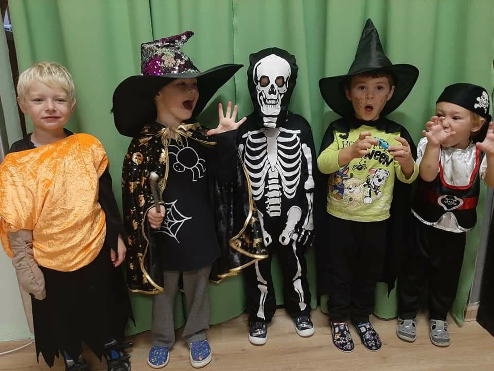OBRAZEM: Děti v MŠ Máj oslavily podzim halloweenskými kostýmy a  bramboračkou - Jičínský deník