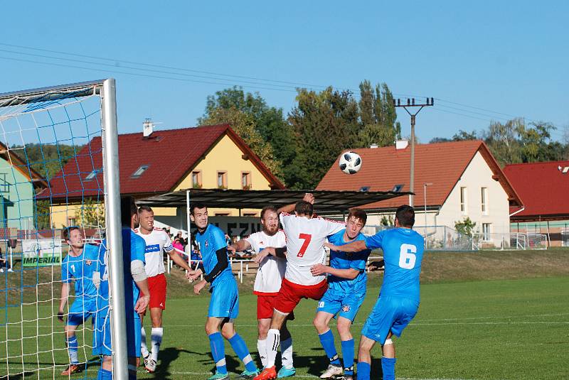 Fotbalová I. B třída, duel skupiny A: Železnice - Kocbeře 0:0, pen 4:1.