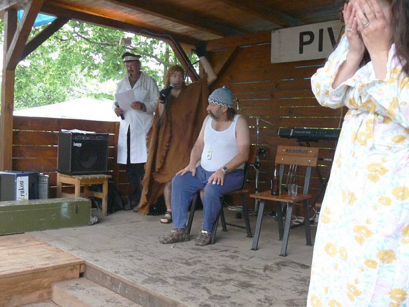 Vystoupení Podkrkonošské spitné společnosti z Červeného Kostelce.