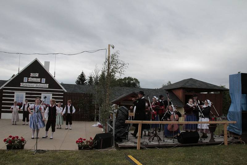 Mezinárodní folklorní festiválek v Hořičkách.