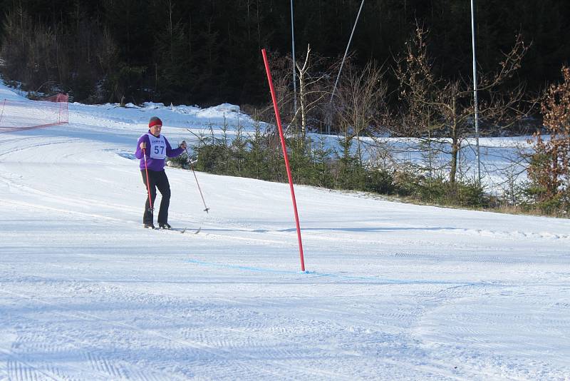 Osmých zimních sportovních her seniorů v Nové Pace se zúčastnil rekordní počet účastníků, z celého kraje se jich sjelo do Ski areálu Máchovka 233.