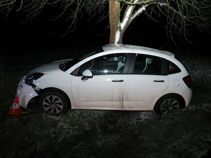 Havárie osobního automobilu u Vitiněvsi.