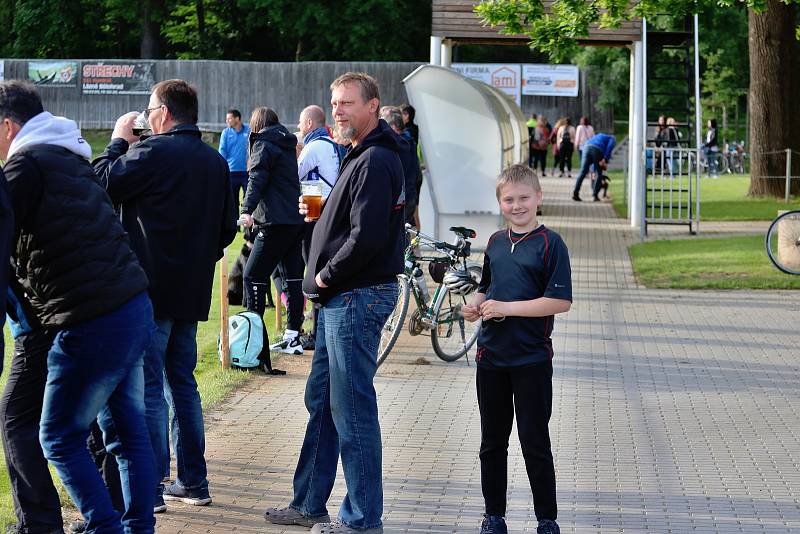 Fotbalisté Lázní Bělohradu v prvním kole Agro CS Poháru prohráli na domácím hřišti s Chlumcem nad Cidlinou B 1:2.