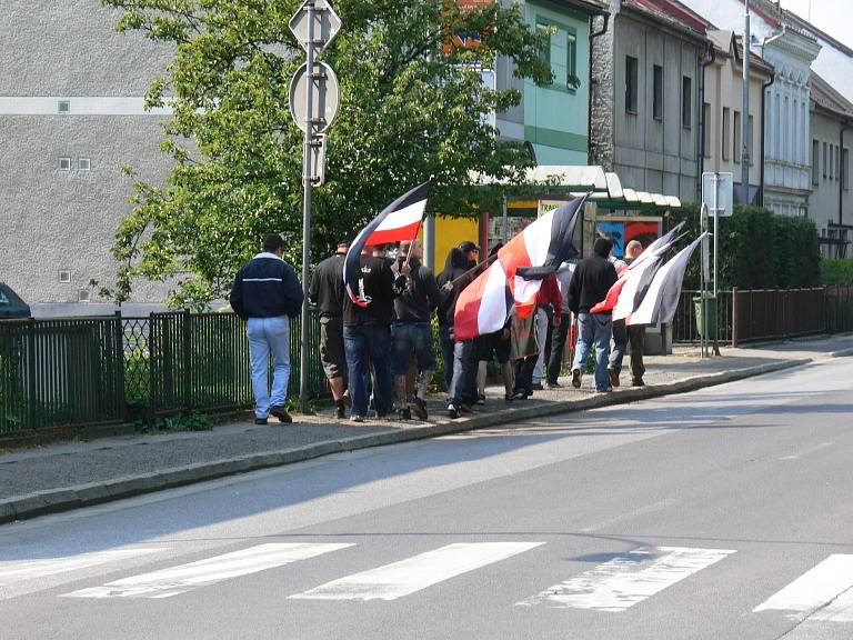 Protest proti jičínské prvomájové manifestaci levice.