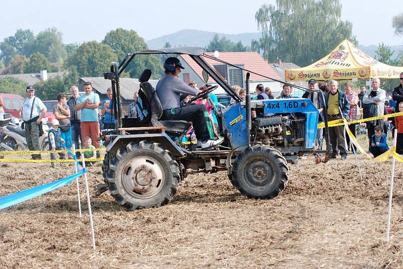 Traktoriáda v Plhově.