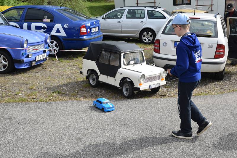 Sobotní dopoledne patřilo na srazu závodu v orientační jízdě a dalším soutěžím.