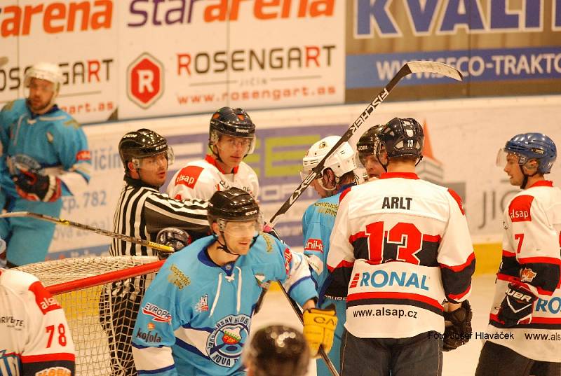 Okresní derby HC Jičín – BK Nová Paka.