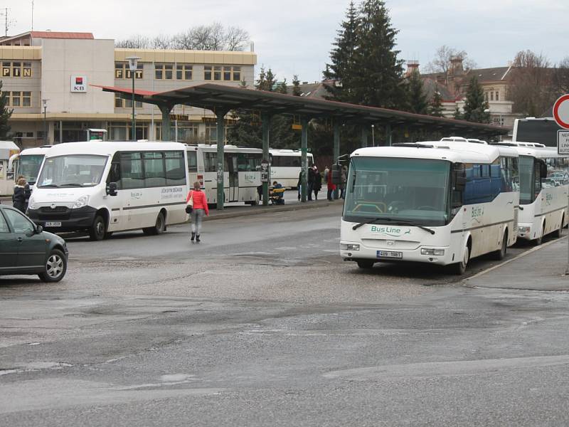 Jičínské autobusové nádraží.