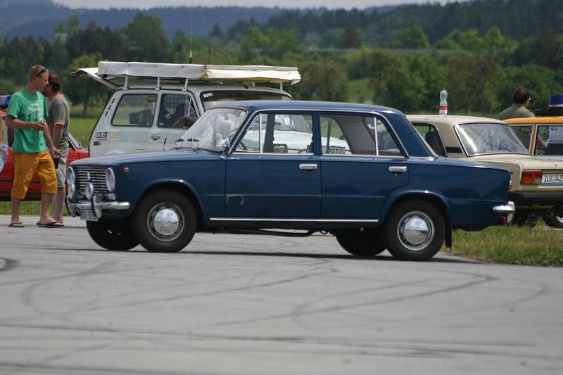 Ze srazu majitelů automobilů značky Lada.