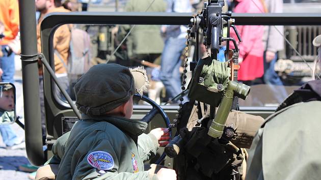 Hořice si každý rok  připomínají výročí průjezdu konvoje americké 23. průzkumné squadrony 16. obrněné divize 3. armády USA generála George Pattona. Dne 8. května 1945 vyhnala německé vojsko z Lázni Velichovek.