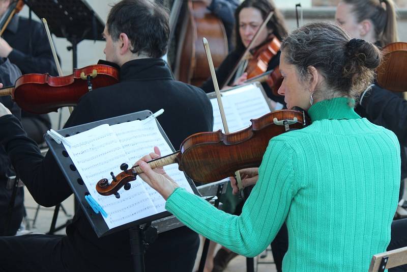 Ranní koncert Turnovského orchestrálního sdružení v Lodžii.