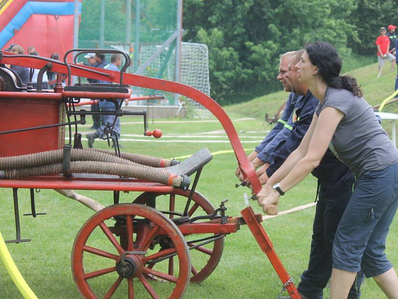 Úbislavičti hasiči slavili 120 let sboru.