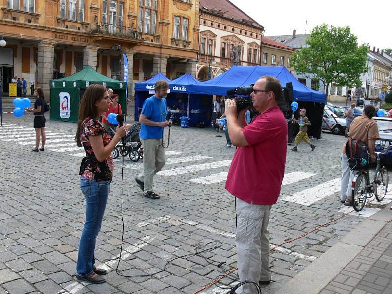 Ze Dne s Deníkem v Nové Pace na Masarykově náměstí. 