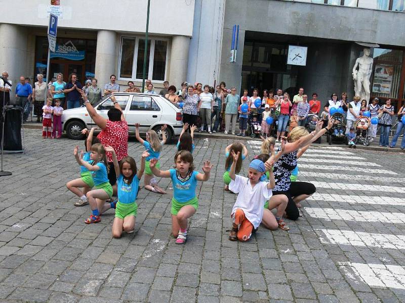 Ze Dne s Deníkem v Nové Pace na Masarykově náměstí. 