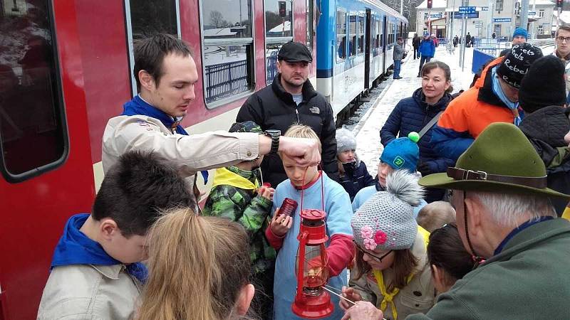 Betlémské světlo ve Staré Pace.