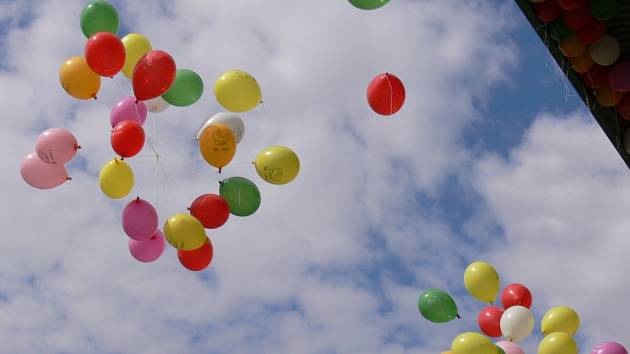 Balonky letí do nebes také v Oseku - Rokycanský deník