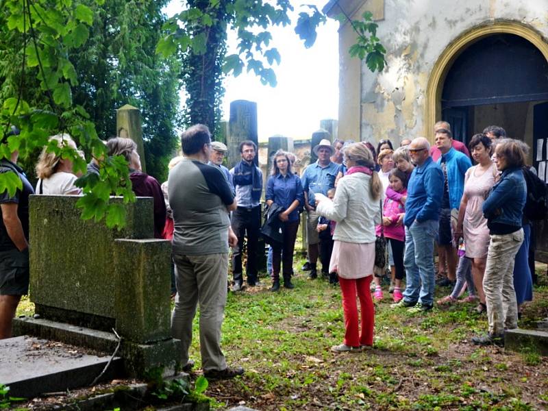 Komentovaná prohlídka židovského hřbitova v Jičíně - Sedličkách