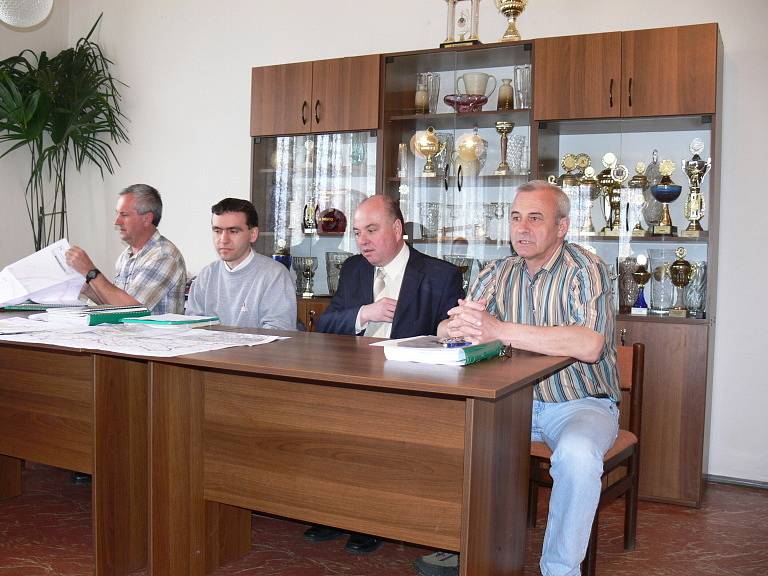 Na jednání byli přítomni zleva Vladimír Janda, Ondřej Bodlák, Martin Puš a Zdeněk Žurek.