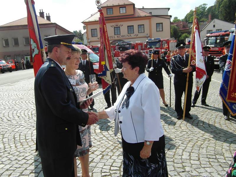 Z oslav peckovských hasičů.