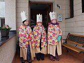 Trojice malých královen zavítala do úbislavických domácností v sobotu. Všem zanotovala koledu a popřála štěstí a zdraví v novém roce. Lidé tu nešetřili finančními dary