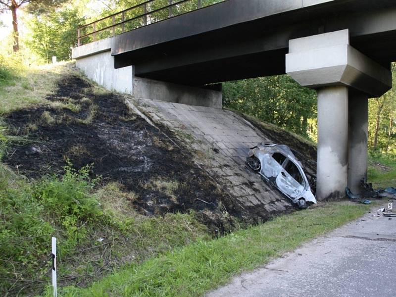 Nehoda u Hrdoňovic.