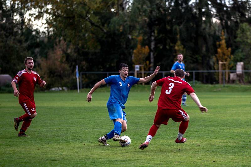 TJ Sokol Železnice (modré dresy) - TJ Slovan Broumov 3:1 (2:1).