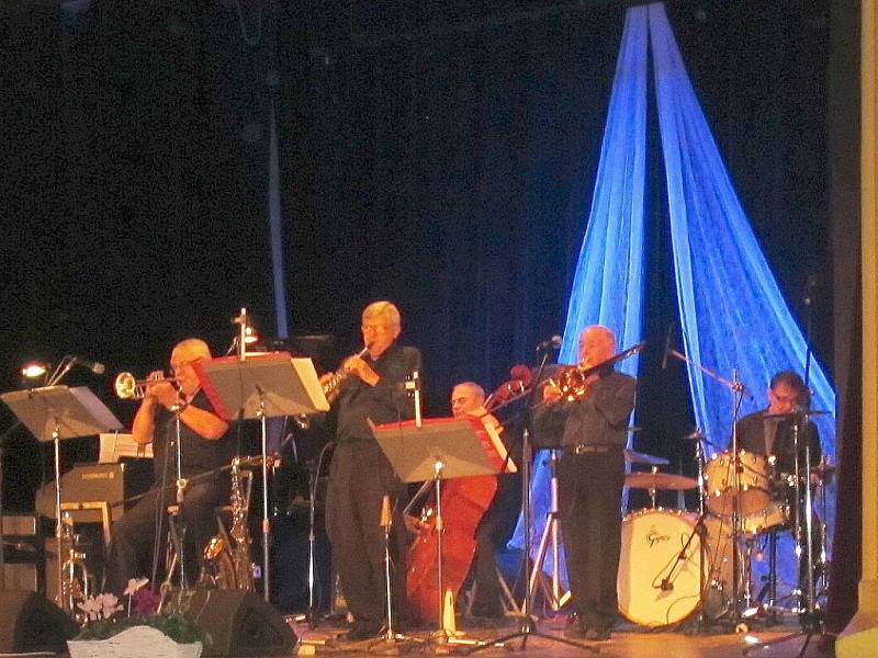 Novopacký Evergreen Dixieland Band.