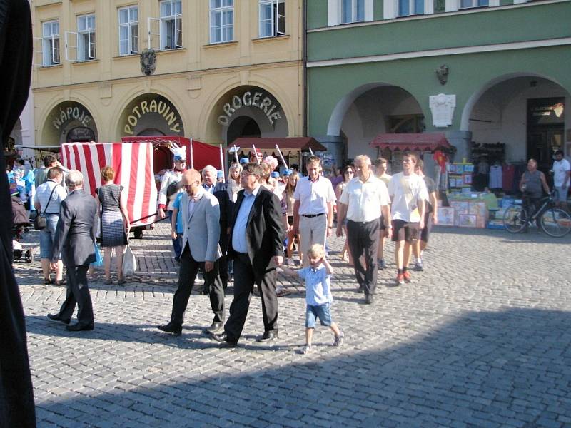 Ze zahájení jičínského pohádkového festivalu.