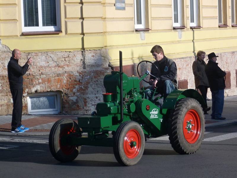 Návrat traktorů Svoboda do Mladé Boleslavi.