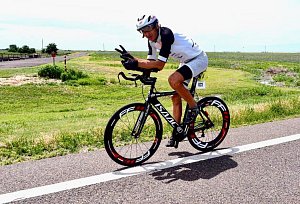 Daniel Polman z Nové Paky absolvuje nejtěžší cyklistický závod světa v délce 5000 kilometrů. Do cíle mu v USA zbývá 2000 kilometrů.