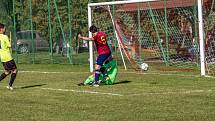 Žlunice (červenomodré dresy) - Robousy 2:1 (1:0).