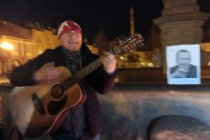 Tradiční setkání u jičínské kašny: svařák, písničky a poselství o soudržnosti