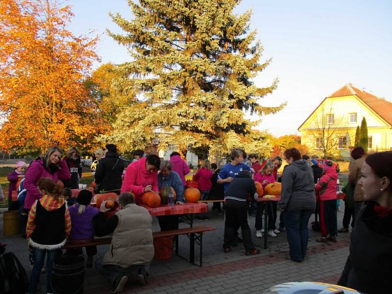 Halloween ve Vitiněvsi.